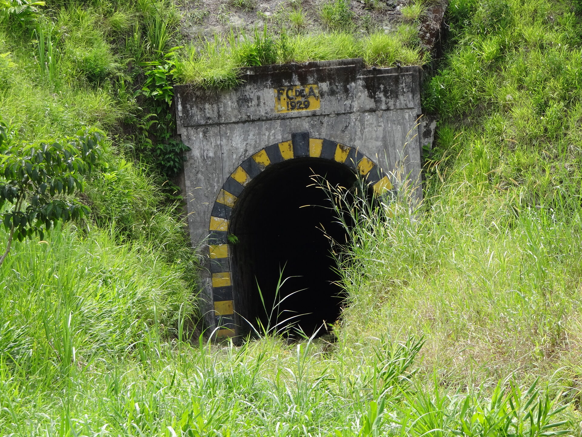 Salida norte del Túnel de La Quiebra en Cisneros